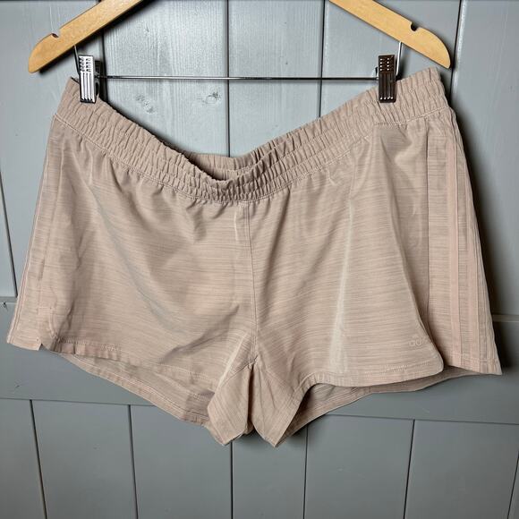 Adidas Women's Athletic All‎ Purpose Shorts Beige Size XL NEW - Picture 2 of 7